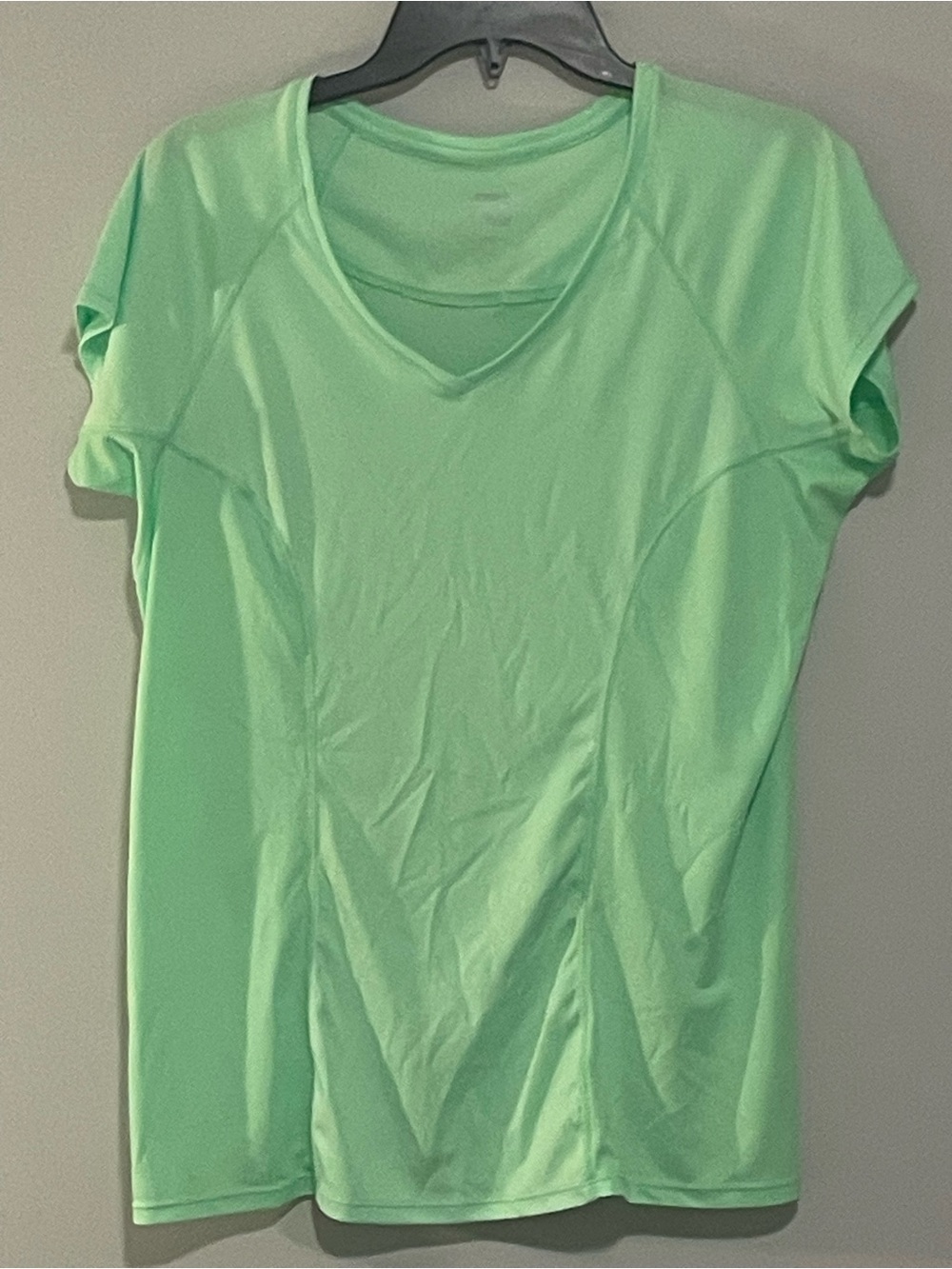Women's Mint Green Short Sleeve V-Neck Active Tee. Item # 11525